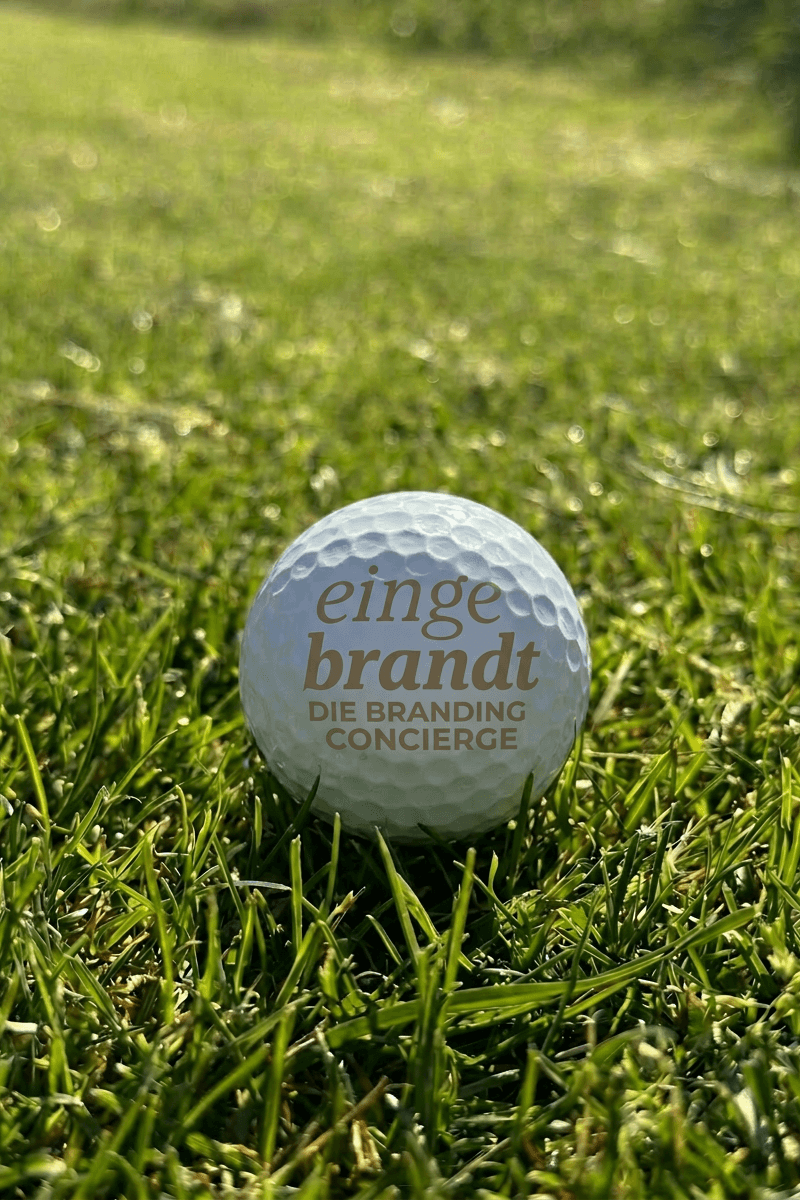 Wie man sichtbar wird, ohne aufdringlich zu sein. Werbekampagne für eingebrandt - die Branding Concierge in Solothurn. Golf Charity Turnier im Golfplatz Limpachtal organisiert durch den Kiwanis Club.