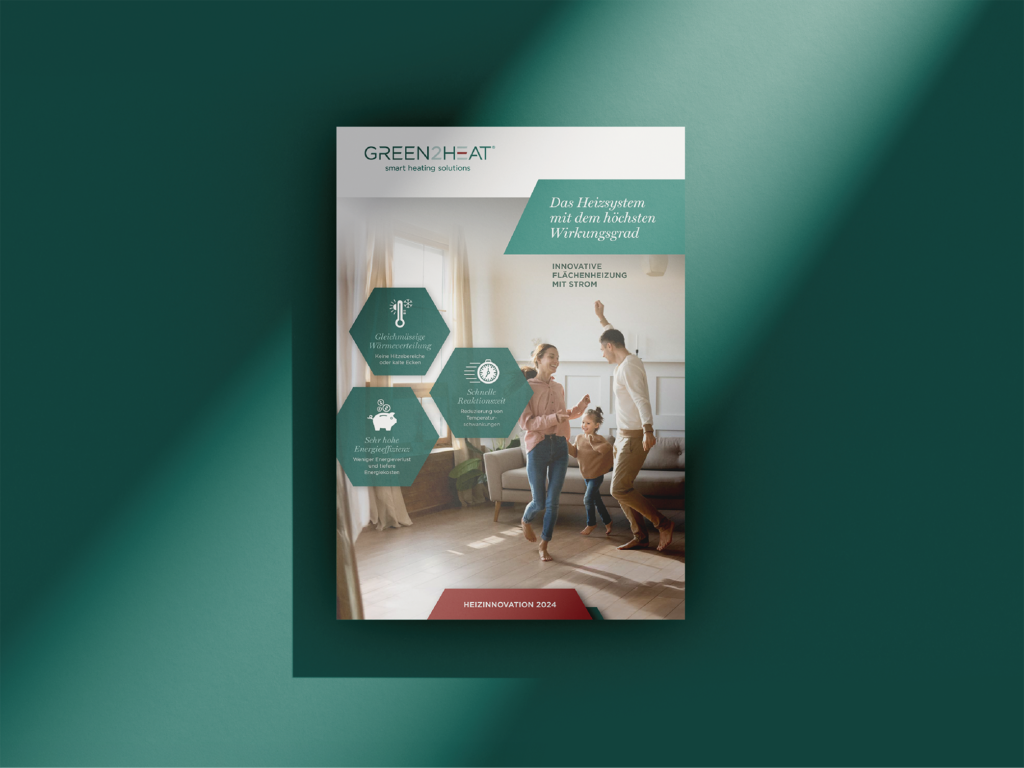 Green2Heat – Branding für die Zukunft des Heizens Green2Heat steht für eine neue Generation elektrischer Flächenheizungen: effizient, flexibel einsetzbar und intelligent steuerbar. Für die innovative Heizlösung entwickelten wir einen eigenständigen Markenauftritt, der Technologie verständlich vermittelt und die Positionierung über Produkt und Kommunikation hinweg konsequent sichtbar macht. Ausgehend vom neu entwickelten Logo entstand ein umfassendes Corporate Design mit Farb- und Typografiewelt, Bildsprache und grafischen Gestaltungselementen. Ziel war ein Auftritt, der die technologische Kompetenz von Green2Heat mit einer modernen, zugänglichen Markenwelt verbindet. Das Gestaltungssystem wurde konsequent auf sämtliche Touchpoints übertragen – von Visitenkarten, Broschüren und Factsheets bis zu mehrsprachigen technischen Manuals. Auch das Heizvlies selbst wurde Teil der Markenwelt und erhielt eine Gestaltung, die Produkt und Kommunikation visuell zusammenführt.