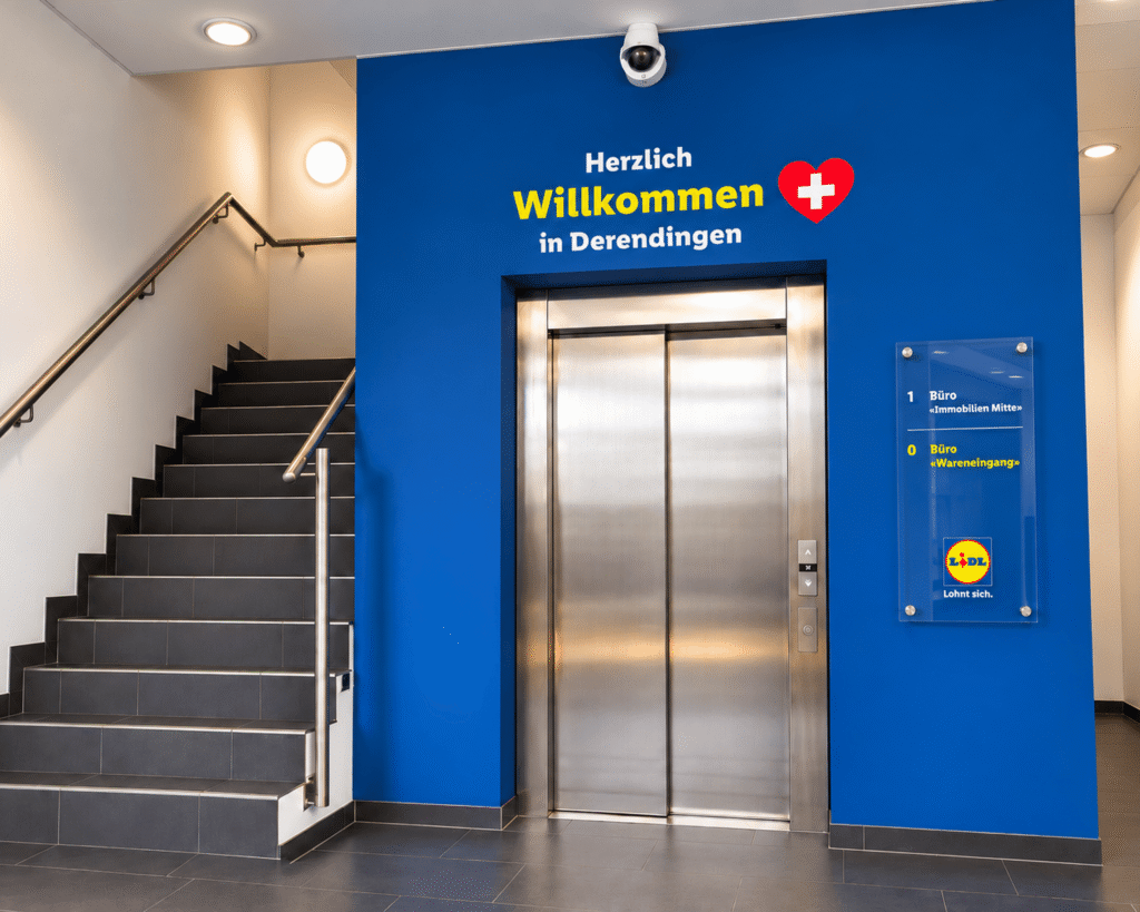 Lidl Schweiz Logistikzentrum in Derendingen Solothurn – Interior Branding Konzept mit Signaletik und Baubegleitung