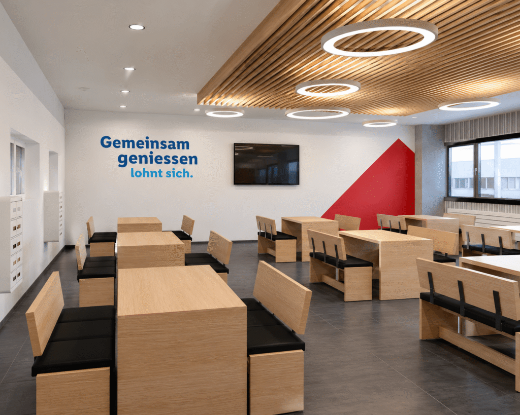 Lidl Schweiz Logistikzentrum in Derendingen Solothurn – Interior Branding Konzept mit Signaletik und Baubegleitung
